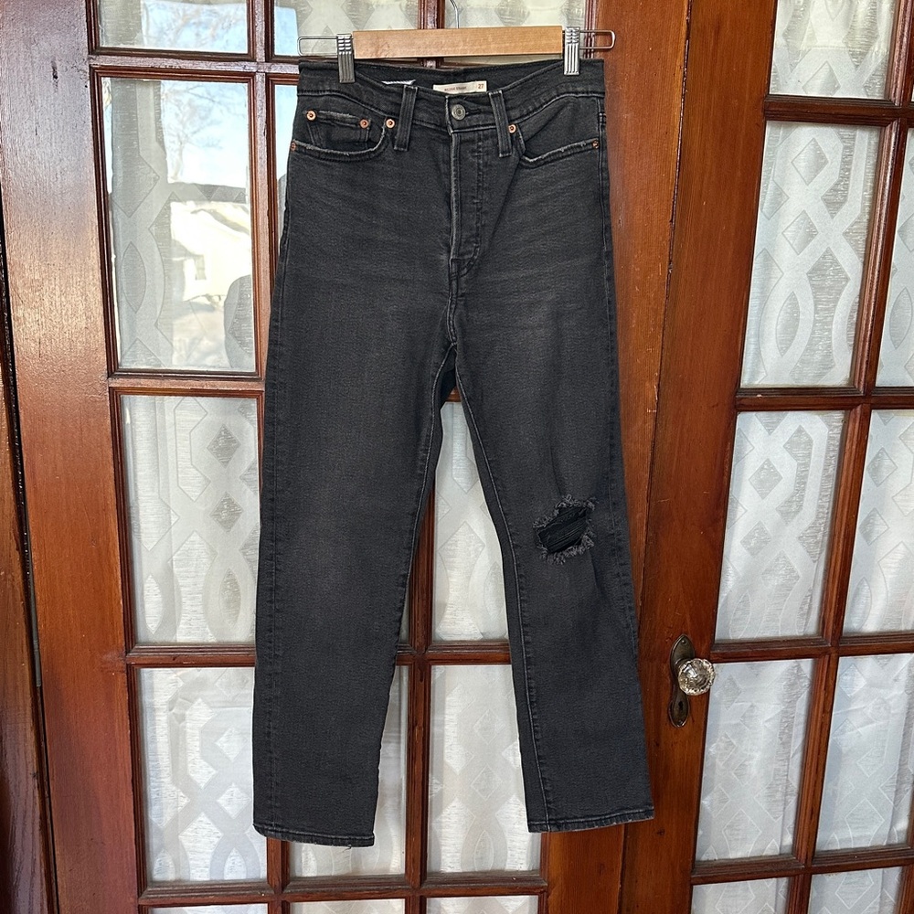 Levi’s wedgie straight style high waisted black distressed style jeans size 27